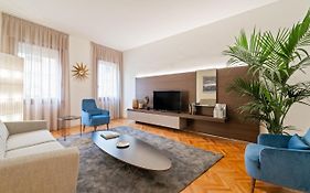San Fermo Luxury Apartment